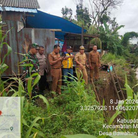 Tanah Longsor Akibatkan Kerusakan Dua Rumah Warga Di Desa Bawahan Seberang 